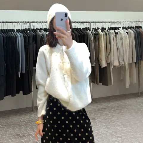 Perlen-Strickjacke