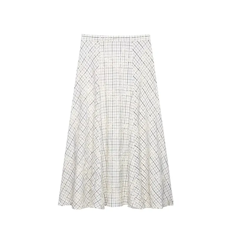 Karierte Bluse mit Rock 4