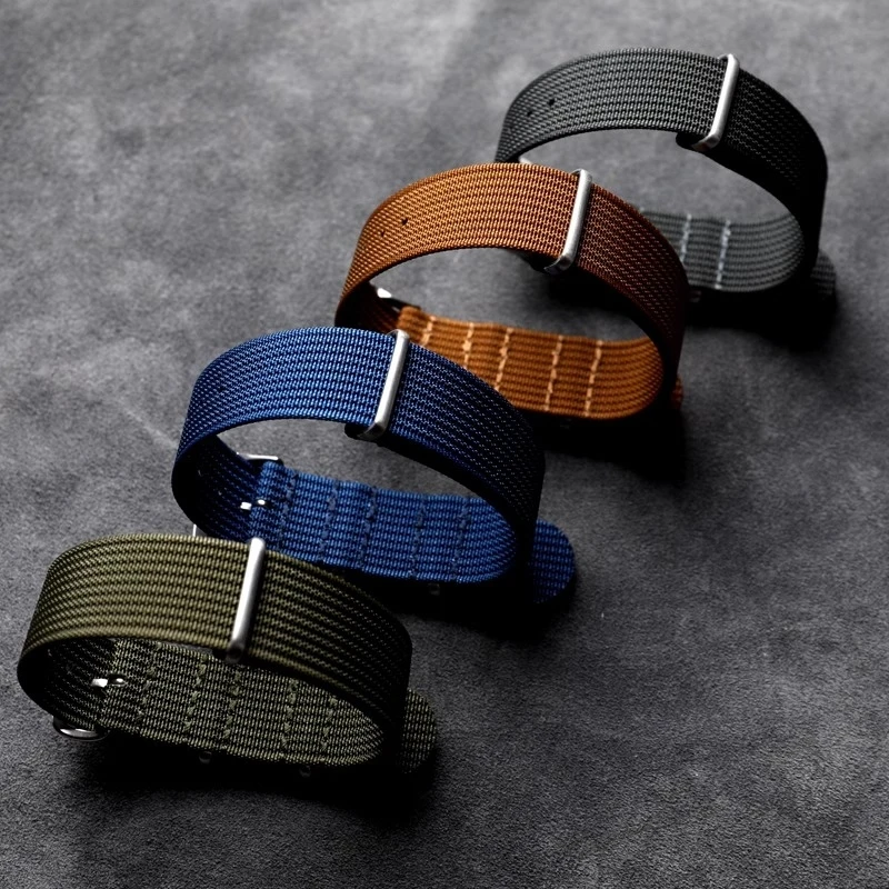 Geripptes Nylon-NATO-Uhrenarmband 18-22 mm 3