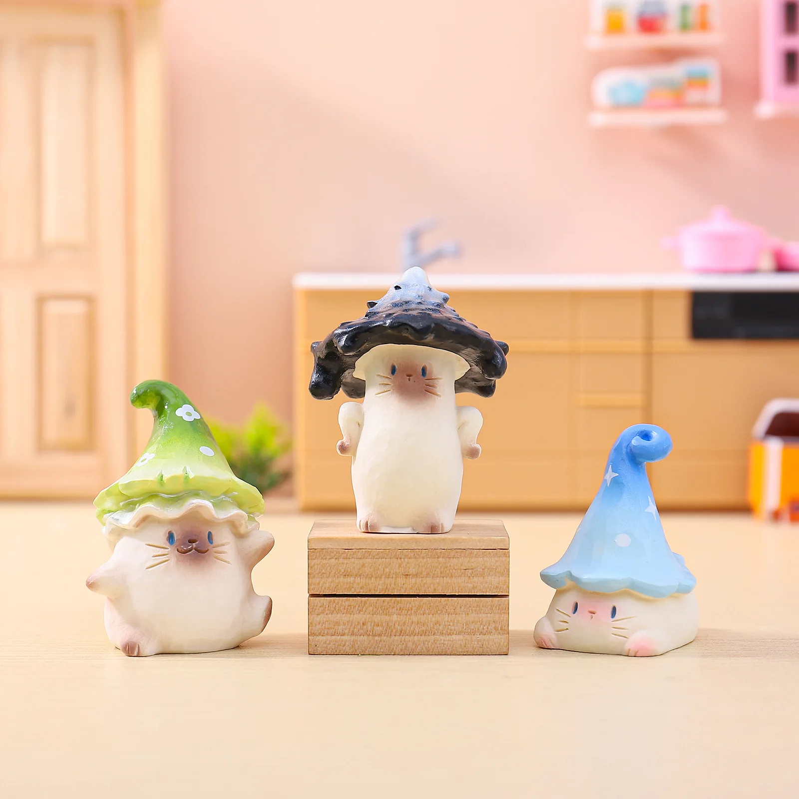 Harz-Blindbox mit Pilz-Figuren 4