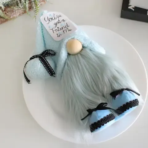 Plüsch-Wichtelfigur