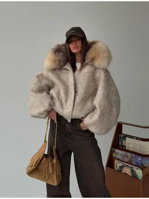 Vintage-Damenjacke mit Kunstfellkragen 4