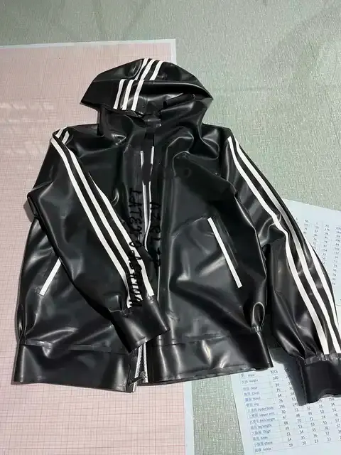 Latex-Sport-Kapuzenjacke 3