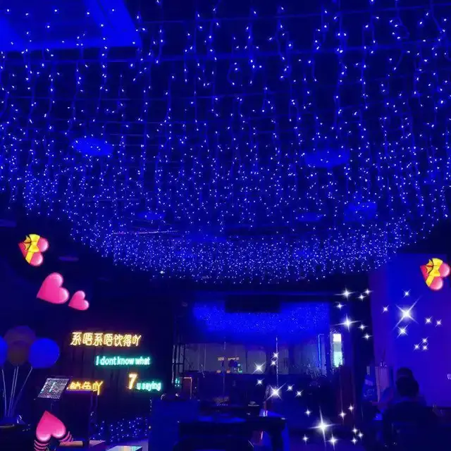 Wetterfeste LED-Lichtervorhang für Weihnachtsgärten 4