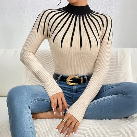 Stehkragen-Strickpullover