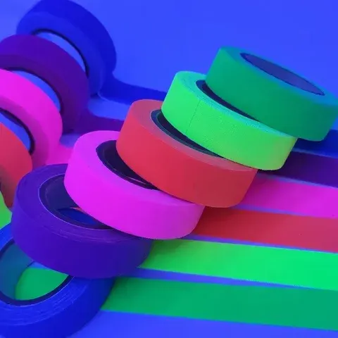 Selbstklebendes Schwarzlicht-Reaktionsband in Neonfarben