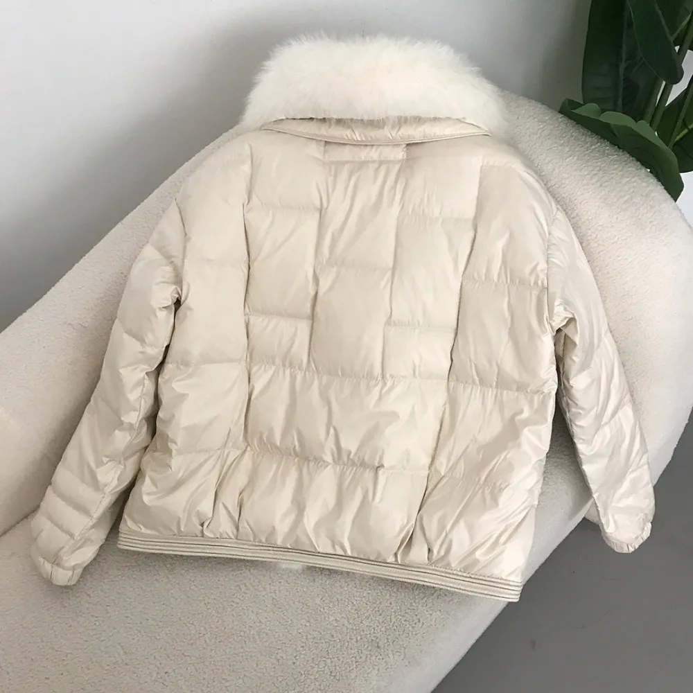 Damen-Daunenjacke mit Echtpelzkragen 4