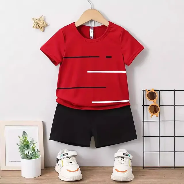 Zweiteiliger T-Shirt-Shorts-Set 1