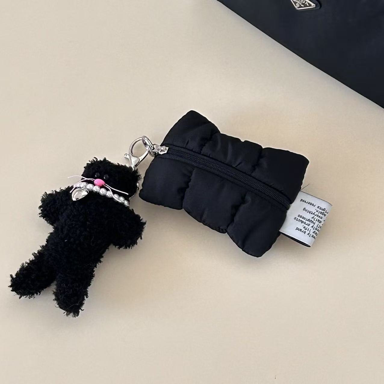 Kleine Nylon-Kosmetiktasche mit Schlüsselanhänger 4