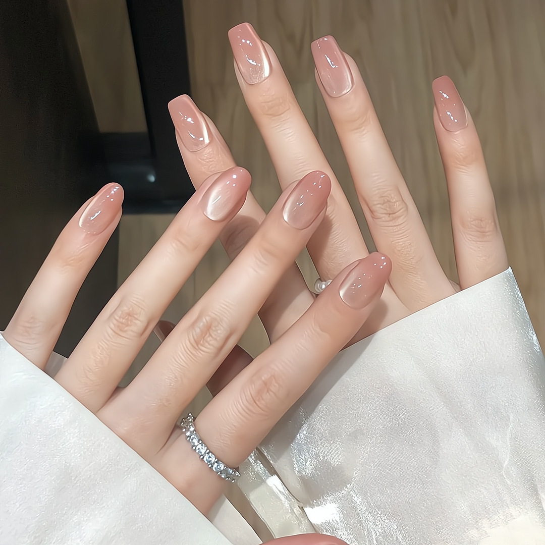 Nude Cat-Eye Press-on Nägel für den Alltag