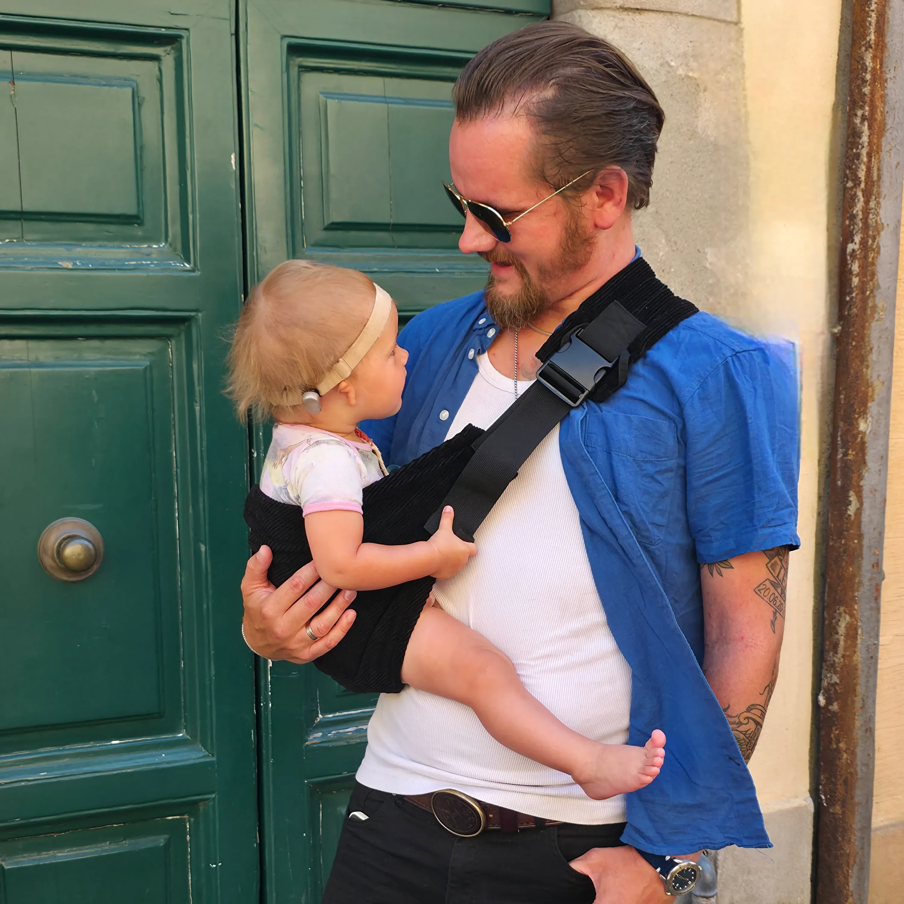 Ergonomische Babytrage für Neugeborene bis 15 kg 2
