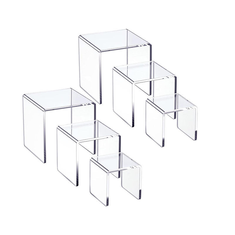 Acryl-Vitrine 2