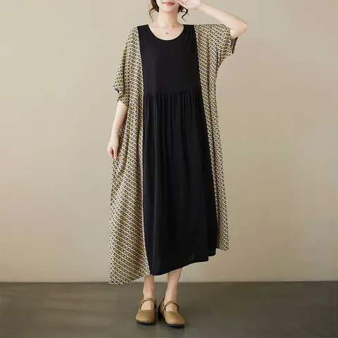 Gepunktetes V-Ausschnitt-Kleid