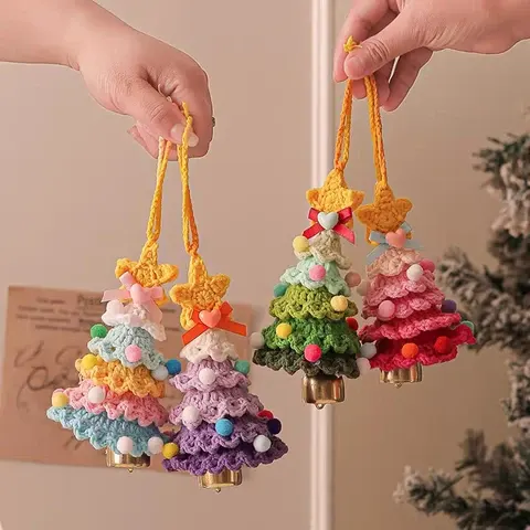 Gestrickter Weihnachtsbaum-Anhänger