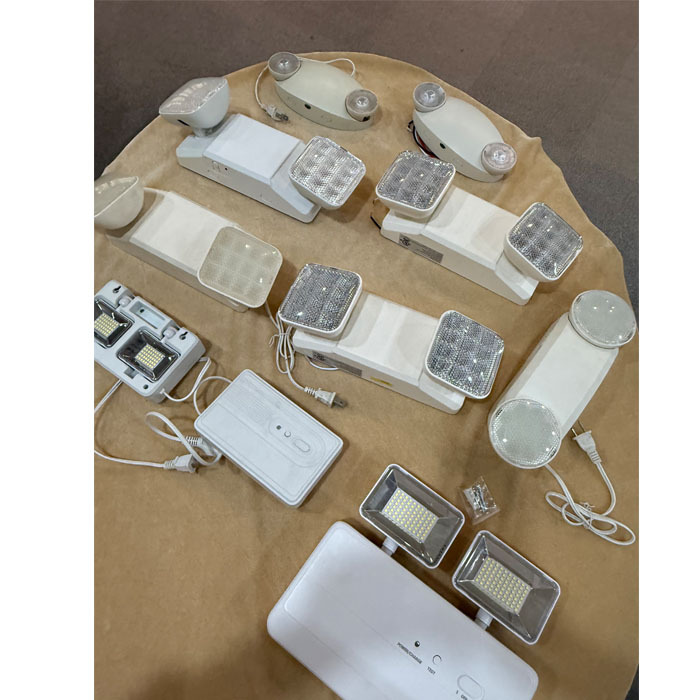 IP65 LED Notleuchte mit Akku 2