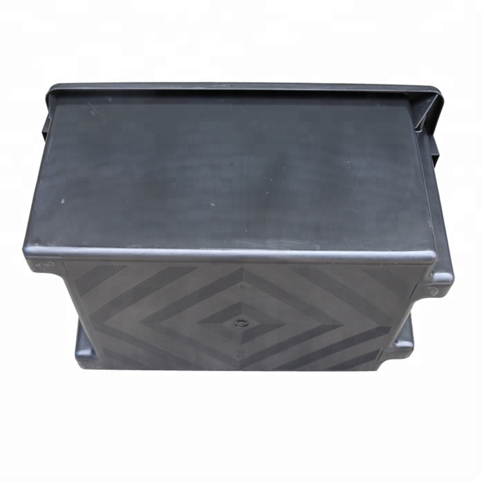 Stapelbare Outdoor-Kunststoffkiste mit Deckel 3