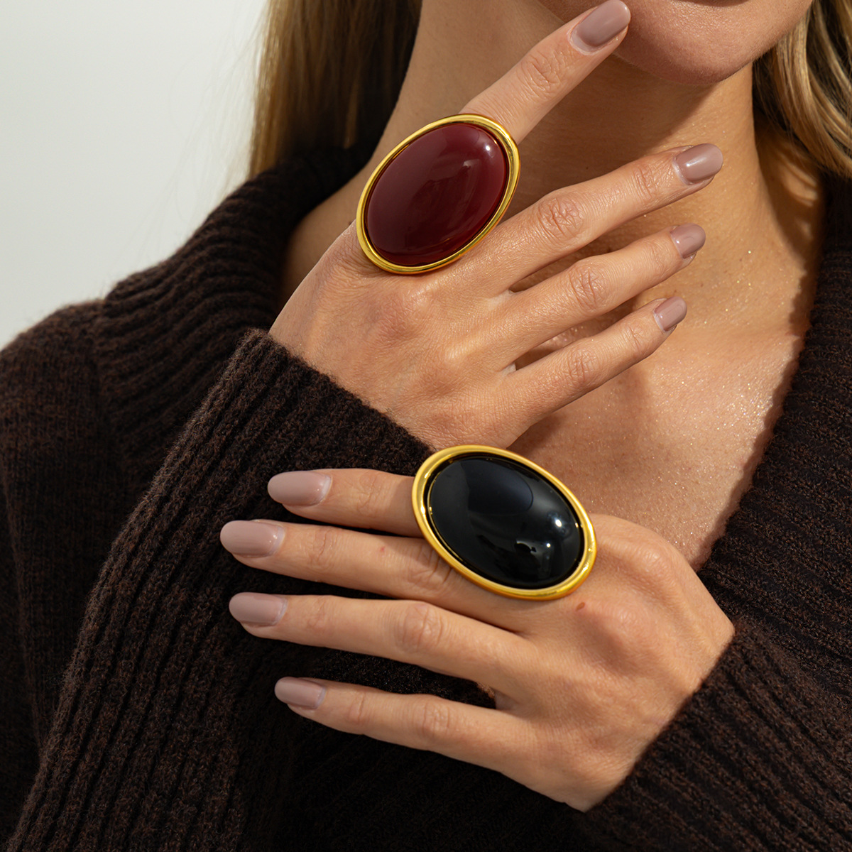 offener Ring mit Stein