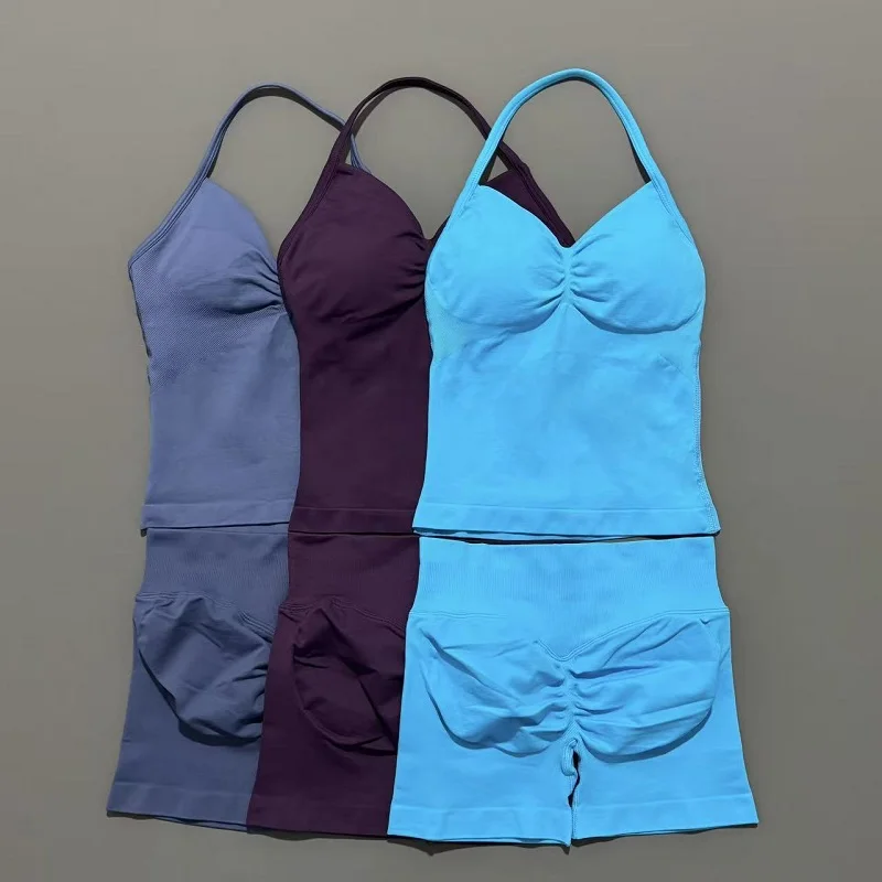 Yoga-Set mit Neckholder-Top 4