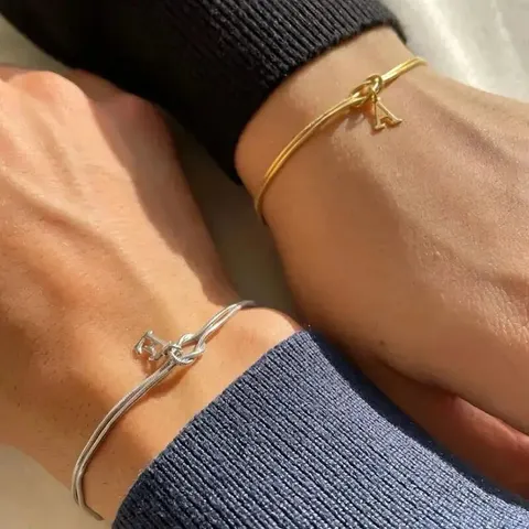 Buchstaben-Armband
