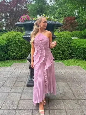 Neckholder-Abschlussballkleid