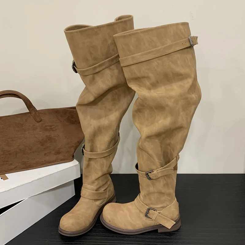Kniehohe Stiefel 3