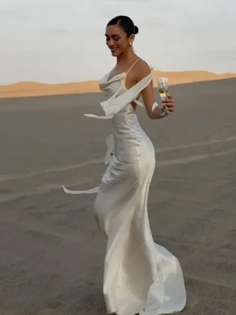Rückenfreies Blumen-Maxikleid 3