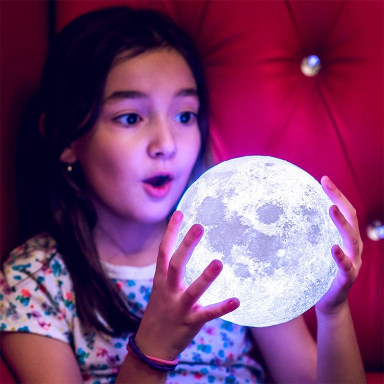 Dimmbare 3D-Mondlampe mit 16 Farben 3