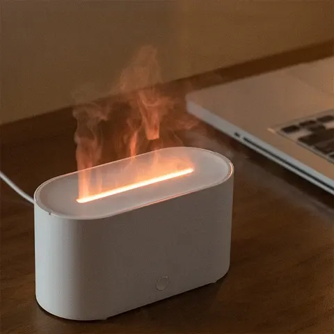 Farbiger Nachtlicht-Aromadiffuser mit Flammeneffekt