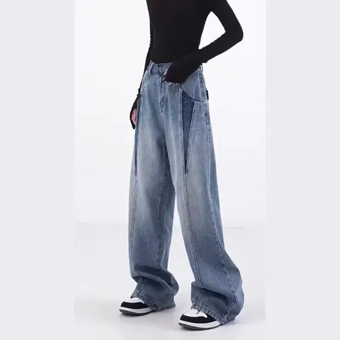 Straight-Leg-Jeans