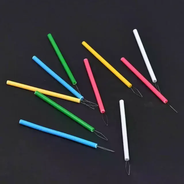 Mehrfarbiger Nadel-Einfädler aus Kunststoff 4