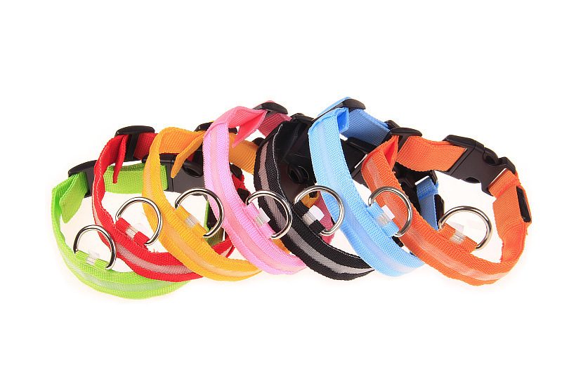 Mehrfarbiges LED-Haustierhalsband mit USB 4