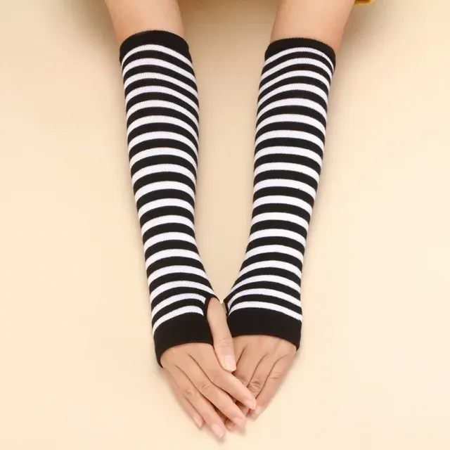 Gestreifte Überknie-Baumwollsocken im Gothic-Stil 3