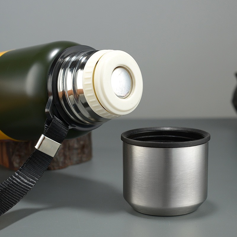 Edelstahl-Isolierflasche 750 ml für Wanderer 2