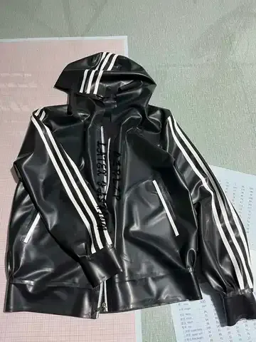 Latex-Sport-Kapuzenjacke
