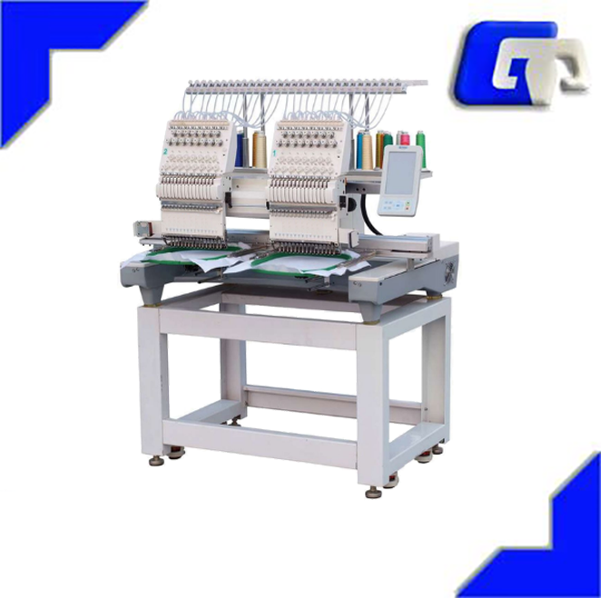 Computer-Flachstickmaschine mit 2 Köpfen 3