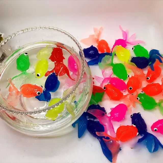 Weiche Gummi-Rettungsboje Badespielzeug für Kinder 4