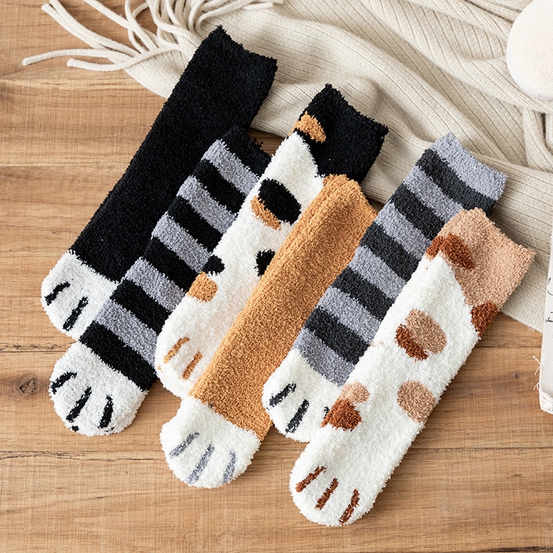 Damensocken mit Katzenpfoten