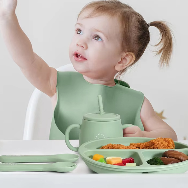BPA-freies Silikon-Fütterungsset mit Saugschale 3