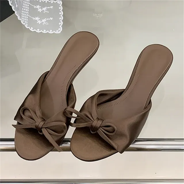 Peep-Toe-Pumps 3