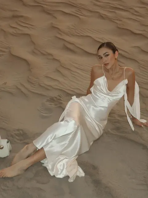 Rückenfreies Blumen-Maxikleid 4