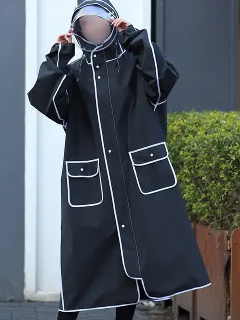 Langer Regenponcho 4
