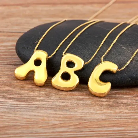 Buchstaben-Charm-Halskette
