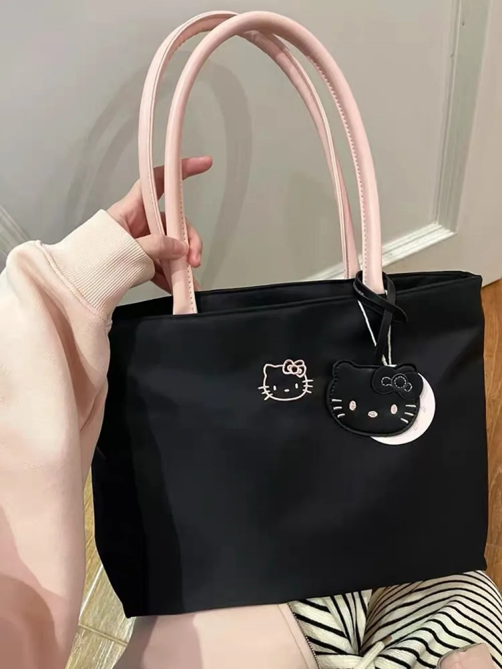 Bestickte Schultertasche 2