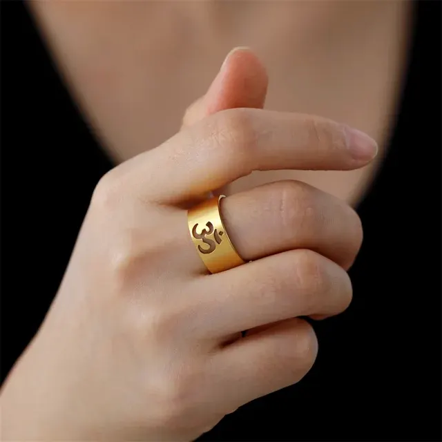 Om-Symbol-Ring 4