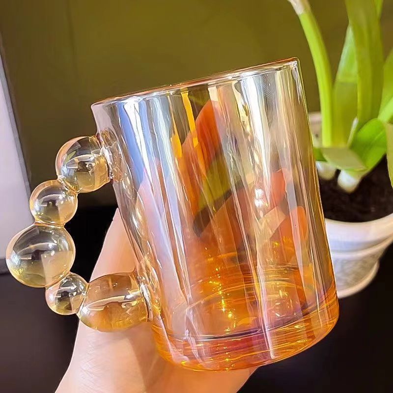 Glas-Trinkflasche mit Zeitmarkierung