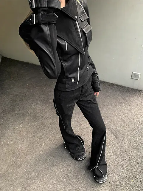 Kurze Kunstlederjacke 3