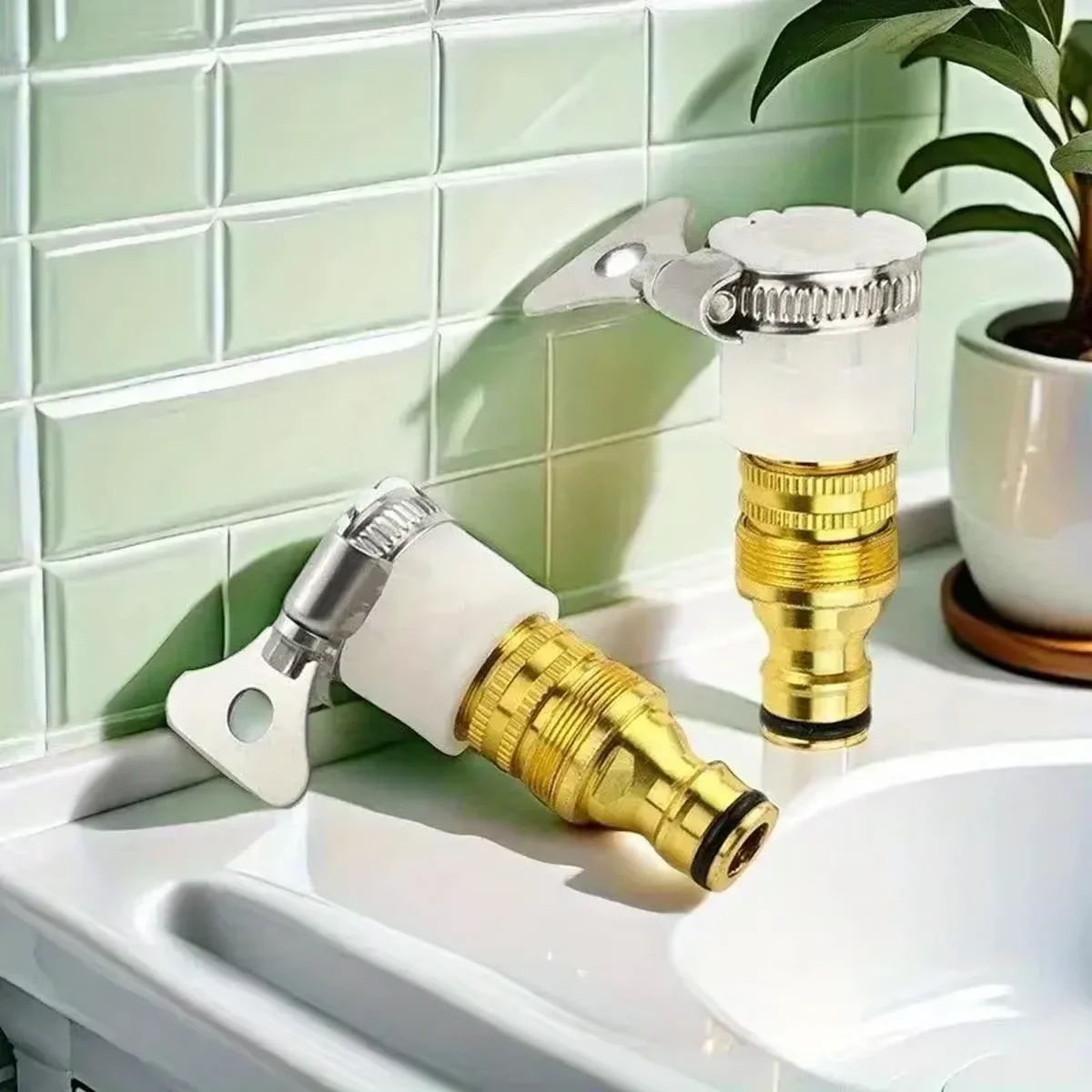 Universeller Gartenwasserhahn-Adapter aus Messing 2