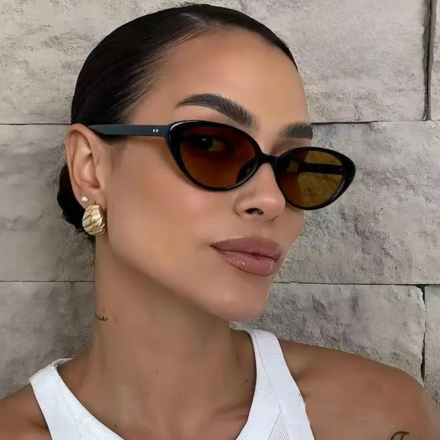 Retro Cat-Eye Sonnenbrille mit Nieten, Mehrfarbig 2