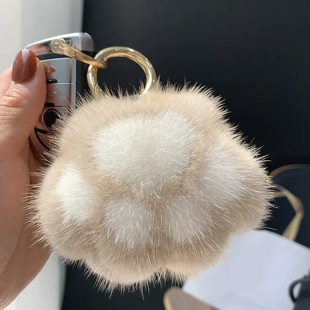Flauschiger Katzenpfoten-Schlüsselanhänger mit Pompon 2