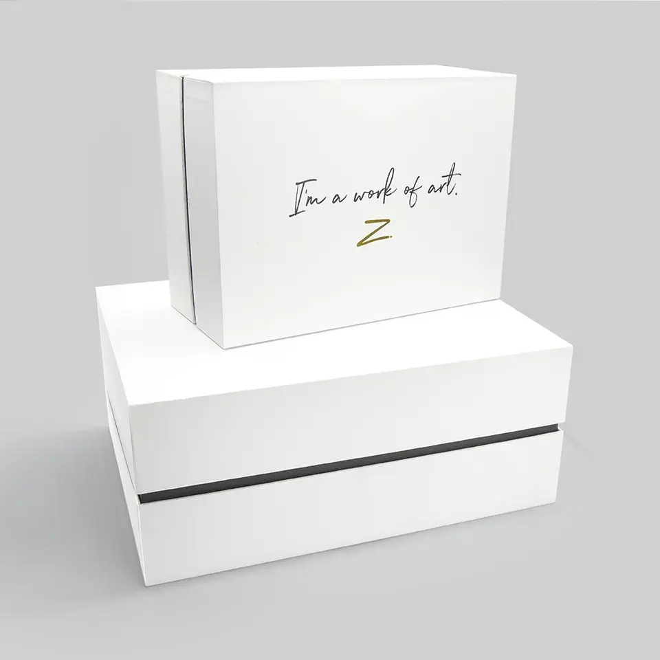 Weiße Papier-Geschenkbox mit Deckel und Boden 3